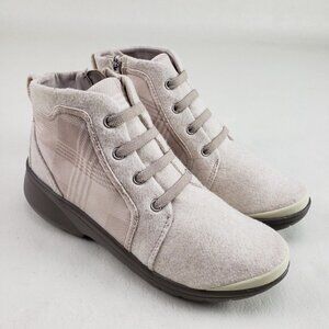 Bzees Kick Back Boots Taupe Plaid Womens 7 Side Zip Comfort Wedge Ankle Booties